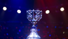 LPL首胜！AL翻盘HLE，小花生Delight完美配合击溃Viper心态失衡